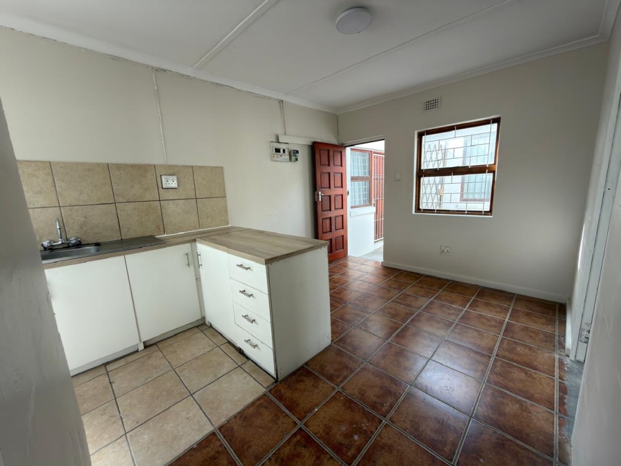 2 Bedroom Property for Sale in Blackheath Industrial Western Cape